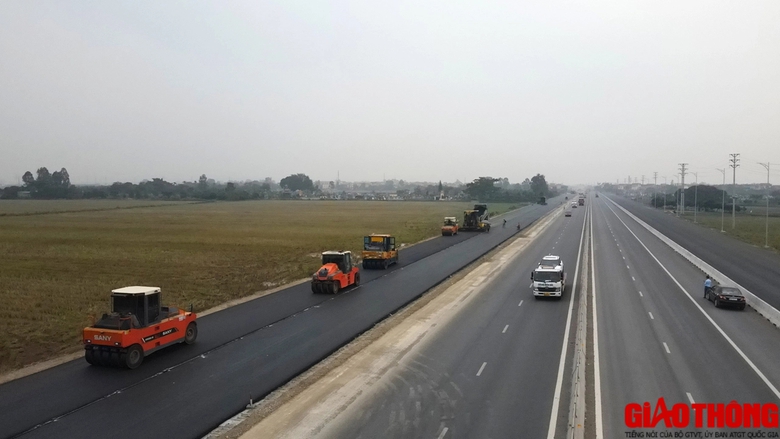 Đường nối 2 cao tốc qua H&agrave; Nam, Hưng Y&ecirc;n đẹp h&uacute;t hồn khi nh&igrave;n từ tr&ecirc;n cao - Ảnh 11.