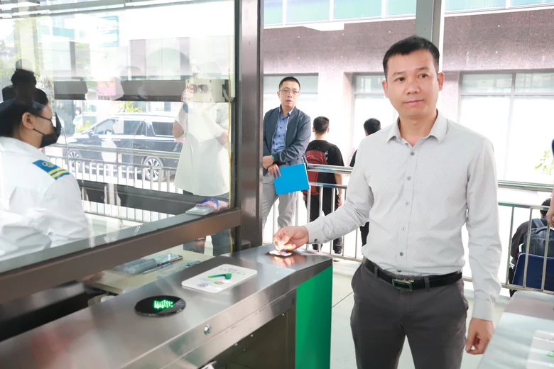 H&agrave; Nội th&iacute; điểm thẻ v&eacute; li&ecirc;n th&ocirc;ng tr&ecirc;n 14 tuyến bu&yacute;t - Ảnh 2.