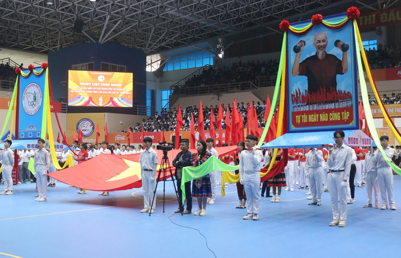 L&agrave;o Cai: Hội khỏe Ph&ugrave; Đổng hấp dẫn tr&ecirc;n từng s&agrave;n đấu - Ảnh 1.