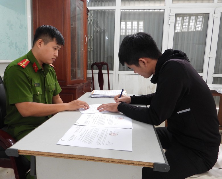 Nói dối làm thủ tục đáo hạn, cựu nhân viên ngân hàng lừa 1,5 tỷ của đồng nghiệp - Ảnh 1. Nói dối làm thủ tục đáo hạn, cựu nhân viên ngân hàng lừa 1,5 tỷ của đồng nghiệp - Ảnh 1.
