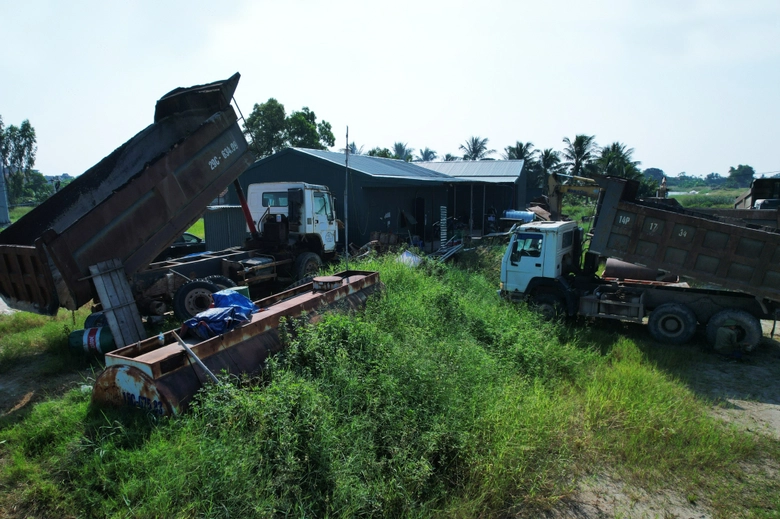 Vì sao dự án đường ven sông hơn 2.100 tỷ đồng thi công ì ạch, liên tiếp chận tiến độ? - Ảnh 3. Vì sao dự án đường ven sông hơn 2.100 tỷ đồng thi công ì ạch, liên tiếp chận tiến độ? - Ảnh 3.