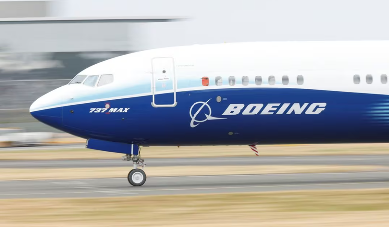 FAA siết quy tr&igrave;nh cấp chứng nhận cho m&aacute;y bay sau tai nạn của d&ograve;ng Boeing 737 MAX - Ảnh 1.