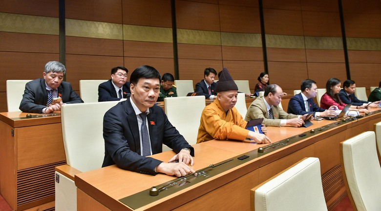 Quốc hội đề nghị ho&agrave;n thiện quy định về hệ thống thu ph&iacute; điện tử kh&ocirc;ng dừng - Ảnh 1.