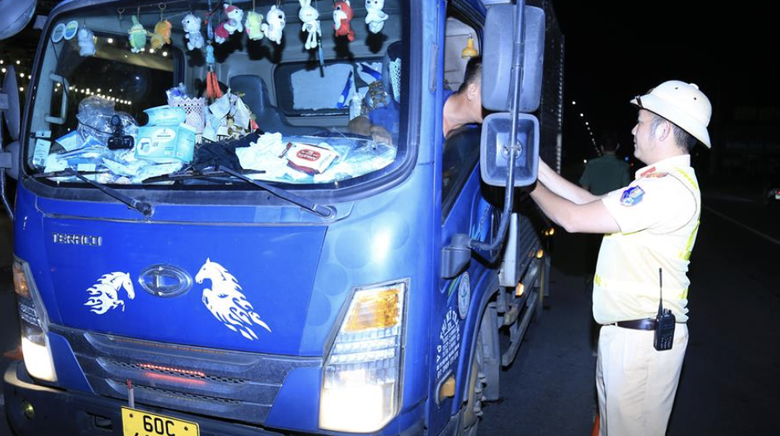 Một tuần kiểm tra tr&ecirc;n QL20 xử l&yacute; 323 "ma men" - Ảnh 1.