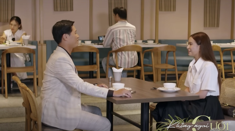 Đối tác không muốn trao đổi công việc, mà chỉ muốn có thời gian để tán tỉnh Yến. Đối tác không muốn trao đổi công việc, mà chỉ muốn có thời gian để tán tỉnh Yến.