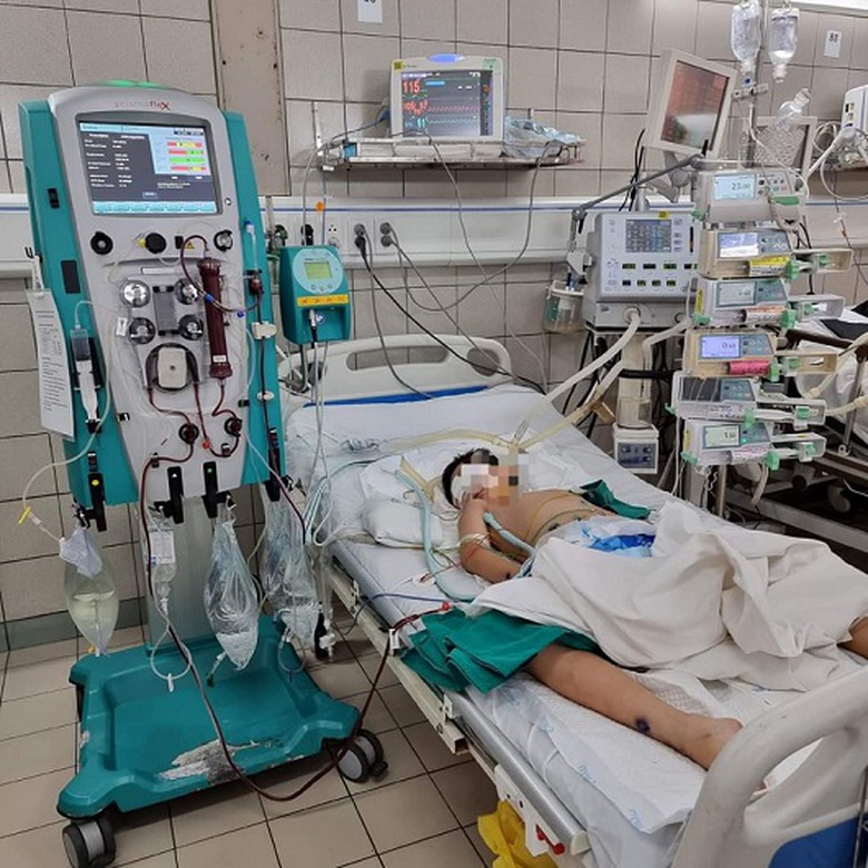 Cứu sống b&eacute; trai 10 tuổi nguy kịch do nhiễm vi khuẩn hiếm gặp - Ảnh 1.
