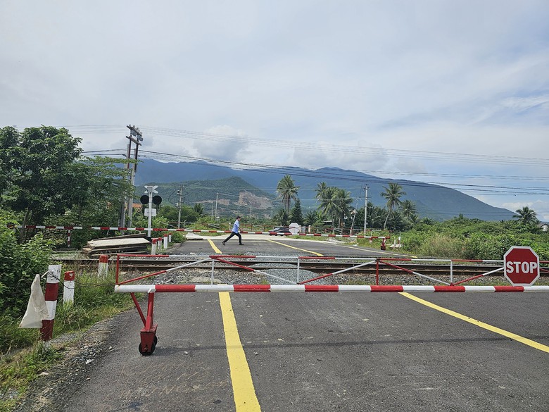 Kh&aacute;nh Ho&agrave;: Doanh nghiệp khai th&aacute;c mỏ &ldquo;đứng b&aacute;nh&rdquo; v&igrave; bị r&agrave;o đường - Ảnh 3.