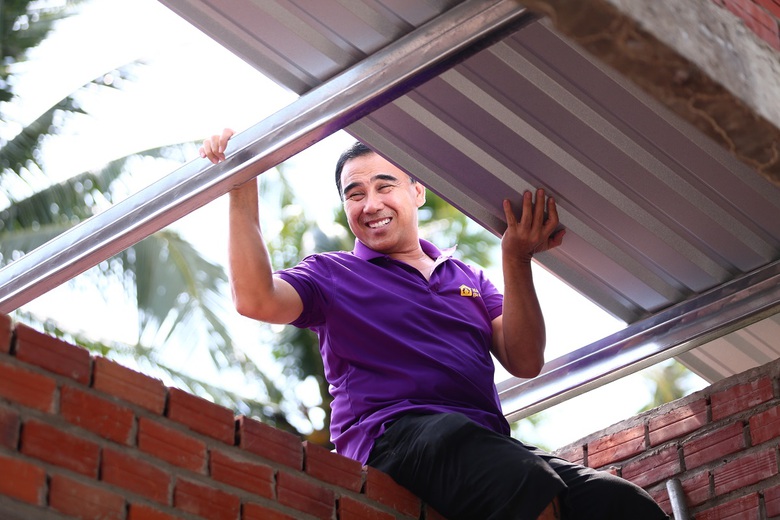 Quyền Linh: Nhìn ánh mắt khi cười của bà con ở mỗi nơi mình đến là điều hạnh phúc nhất - Ảnh 2. Quyền Linh: Nhìn ánh mắt khi cười của bà con ở mỗi nơi mình đến là điều hạnh phúc nhất - Ảnh 2.