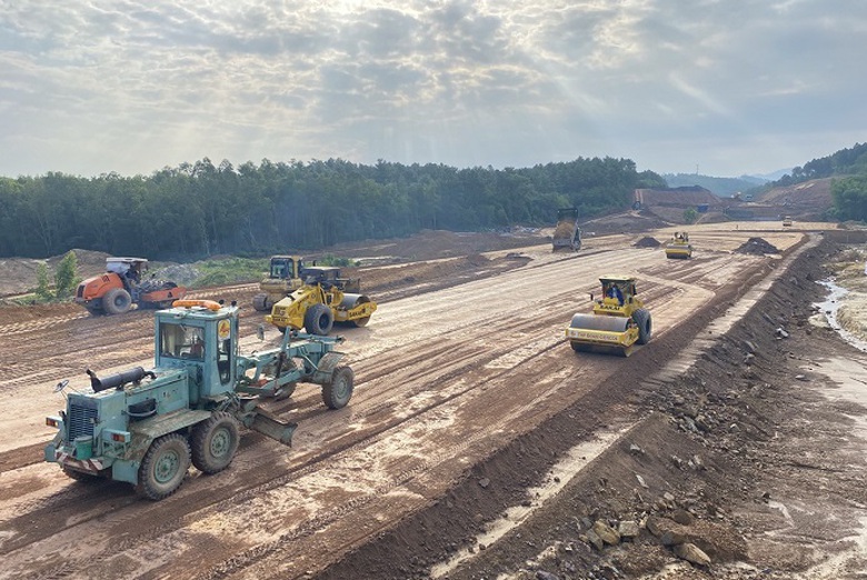 V&igrave; sao k&eacute;o d&agrave;i cơ chế đặc th&ugrave; mỏ vật liệu cho 4 dự &aacute;n cao tốc lớn? - Ảnh 1.