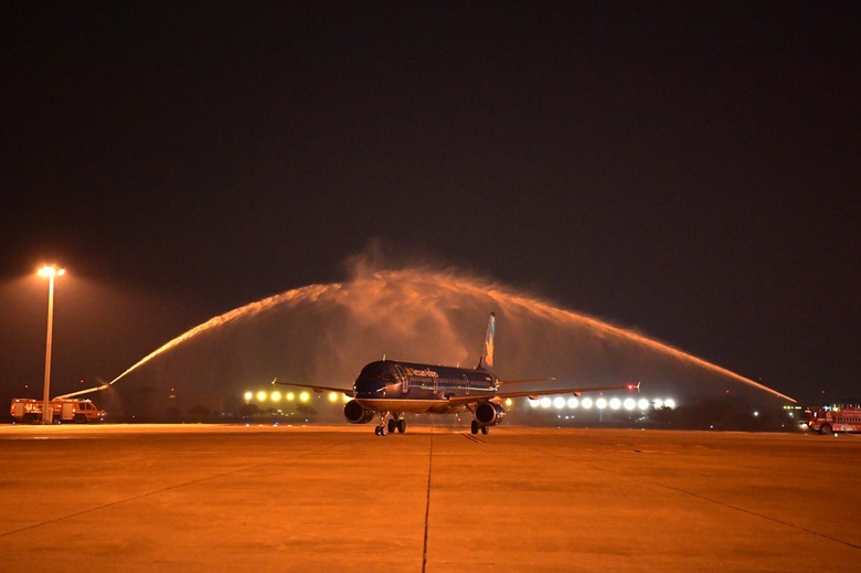 Vietnam Airlines mở đường bay nối Đ&agrave; Nẵng &ndash; Đ&ocirc;n Mường - Ảnh 2.