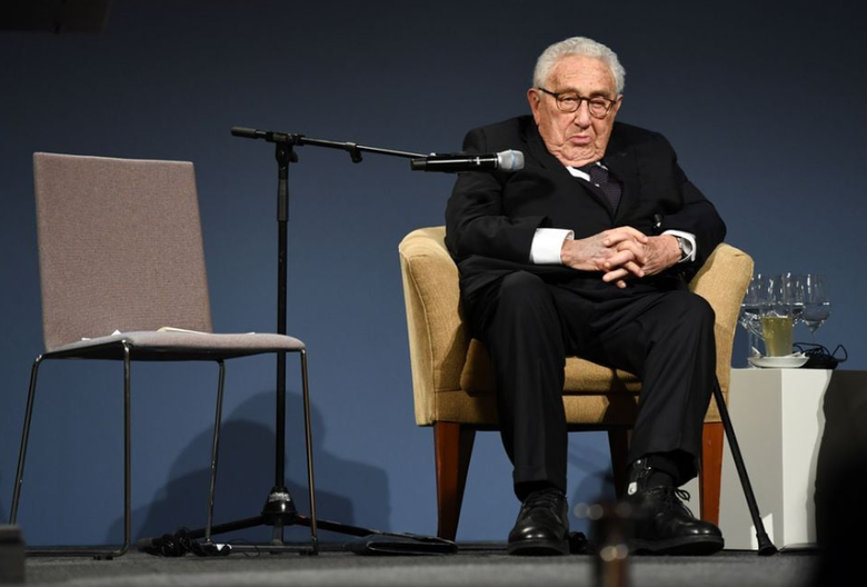 Henry Kissinger - 1 trong những nh&agrave; ngoại giao g&acirc;y ảnh hưởng v&agrave; tranh c&atilde;i nhất lịch sử Mỹ - Ảnh 1.