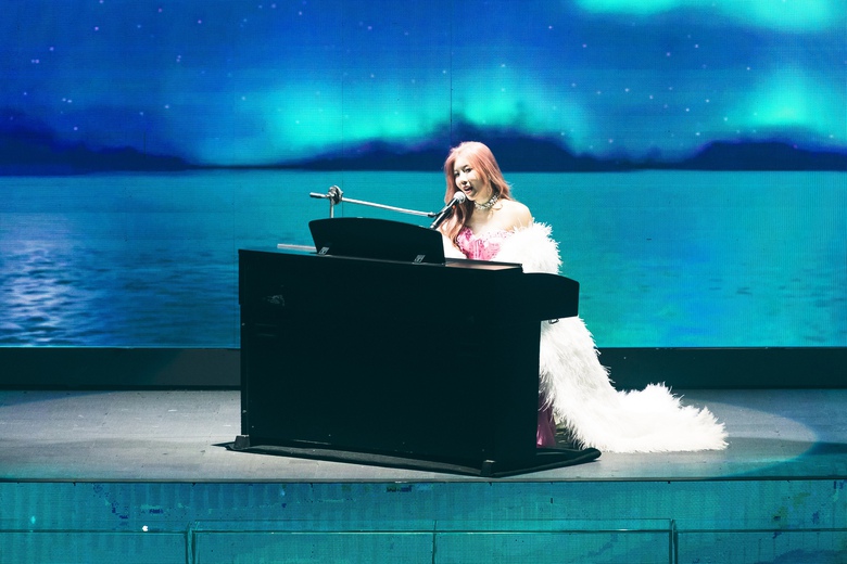 M&atilde;n nh&atilde;n m&agrave;n tung v&aacute;y, uốn lượn, thả vocal của chị đẹp trong Chị đẹp đạp gi&oacute; rẽ s&oacute;ng 2023  - Ảnh 2.