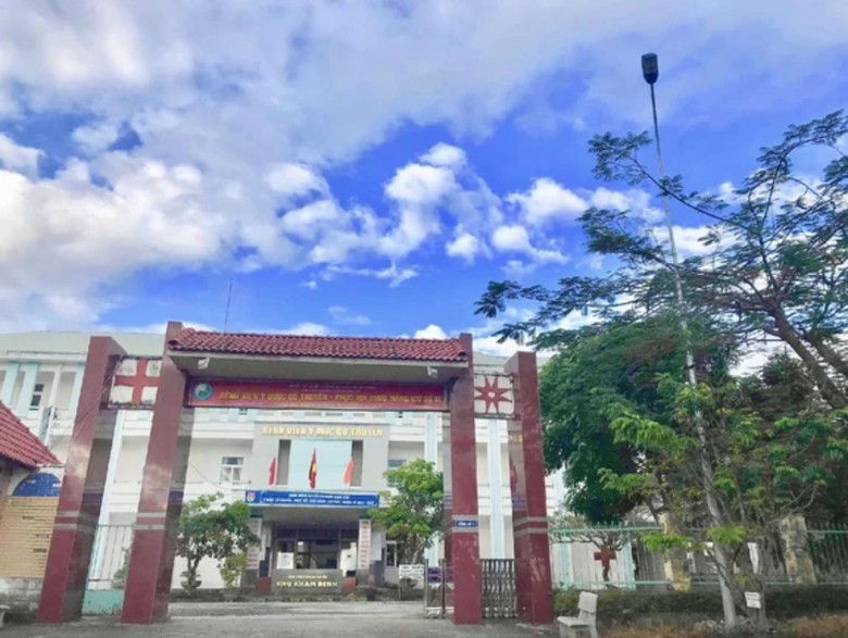 Kon Tum: Xem xét cách chức giám đốc bệnh viện do quan hệ bất chính - Ảnh 1. Kon Tum: Xem xét cách chức giám đốc bệnh viện do quan hệ bất chính - Ảnh 1.