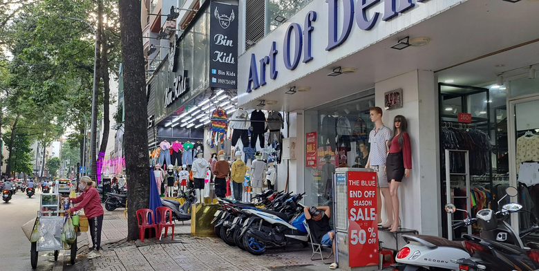 Kinh doanh ế ẩm cửa h&agrave;ng thời trang đua nhau trả mặt bằng  - Ảnh 2.