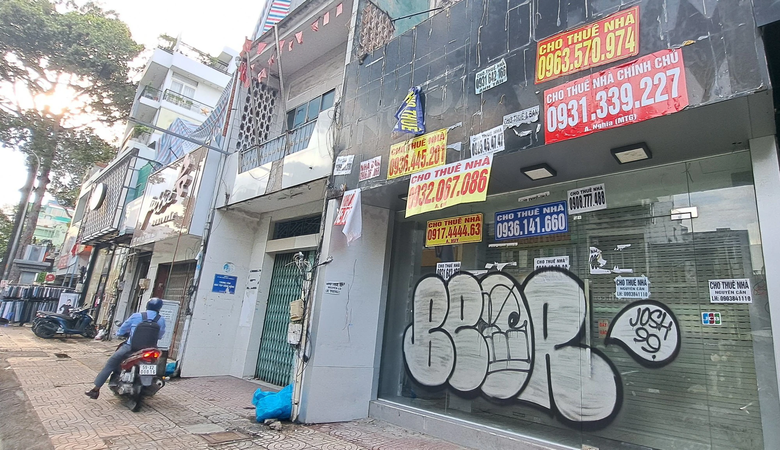 Kinh doanh ế ẩm cửa h&agrave;ng thời trang đua nhau trả mặt bằng  - Ảnh 4.