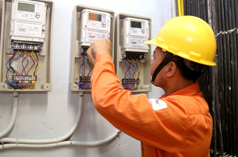 Bộ C&ocirc;ng thương n&ecirc;u l&yacute; do người d&acirc;n đang &ldquo;g&aacute;nh&rdquo; tiền điện cho doanh nghiệp sản xuất - Ảnh 1.