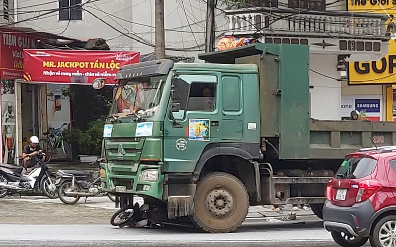 Tin tức tai nạn giao th&ocirc;ng mới nhất ng&agrave;y h&ocirc;m nay 8/11/2023 - Ảnh 1.