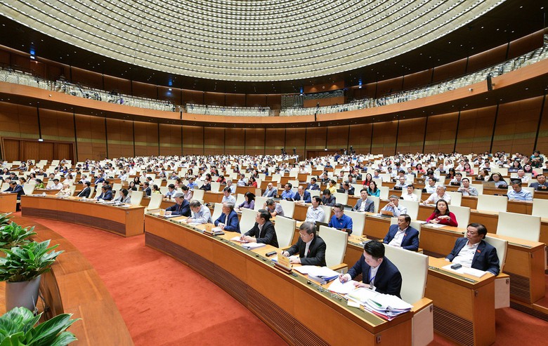 Thủ tướng: "Vượt nắng, thắng mưa", l&agrave;m việc "3 ca, 4 k&iacute;p" để ho&agrave;n th&agrave;nh dự &aacute;n giao th&ocirc;ng - Ảnh 2.