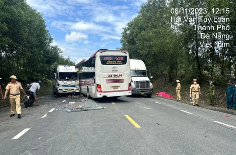 Hiện trường vụ TNGT.