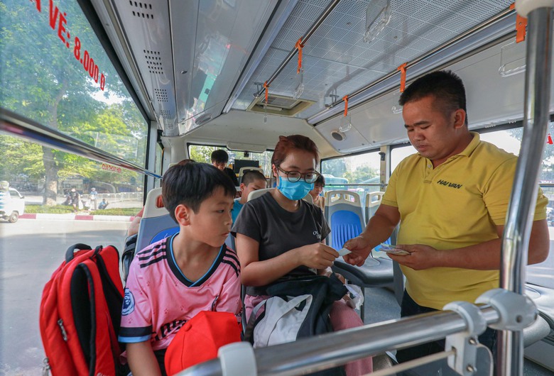 H&agrave; Nội thanh to&aacute;n bằng v&eacute; điện từ tr&ecirc;n xe bu&yacute;t từ ng&agrave;y 15/11  - Ảnh 1.