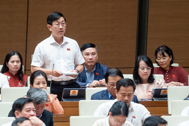 Bộ trưởng Y tế n&oacute;i g&igrave; về t&igrave;nh trạng lạm dụng x&eacute;t nghiệm qu&aacute; mức? - Ảnh 1.