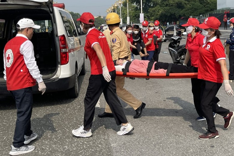 Nguyên tắc cần nhớ khi sơ cứu nạn nhân TNGT tại chỗ - Ảnh 1. Nguyên tắc cần nhớ khi sơ cứu nạn nhân TNGT tại chỗ - Ảnh 1.