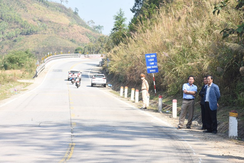 Cả hệ thống ch&iacute;nh chị v&agrave;o cuộc để k&eacute;o giảm TNGT những th&aacute;ng cuối năm - Ảnh 2.