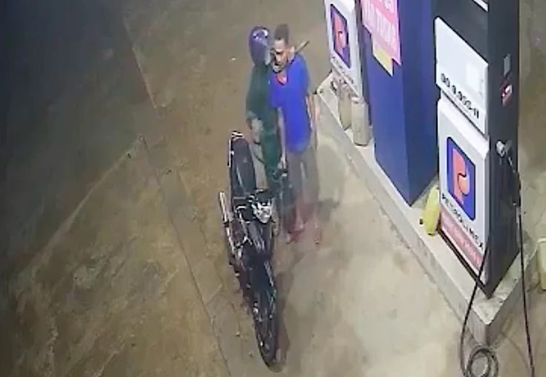 Truy n&atilde; đặc biệt đối tượng d&ugrave;ng hung kh&iacute; cướp tiền nh&acirc;n vi&ecirc;n c&acirc;y xăng - Ảnh 1.