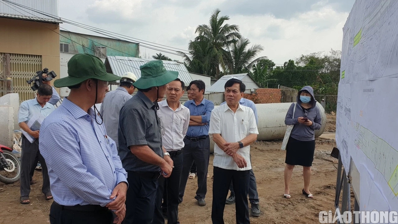 Hai c&acirc;y cầu hơn 400 tỷ đồng tăng tốc về đ&iacute;ch mừng 20 năm Cần Thơ trực thuộc Trung ương - Ảnh 1.