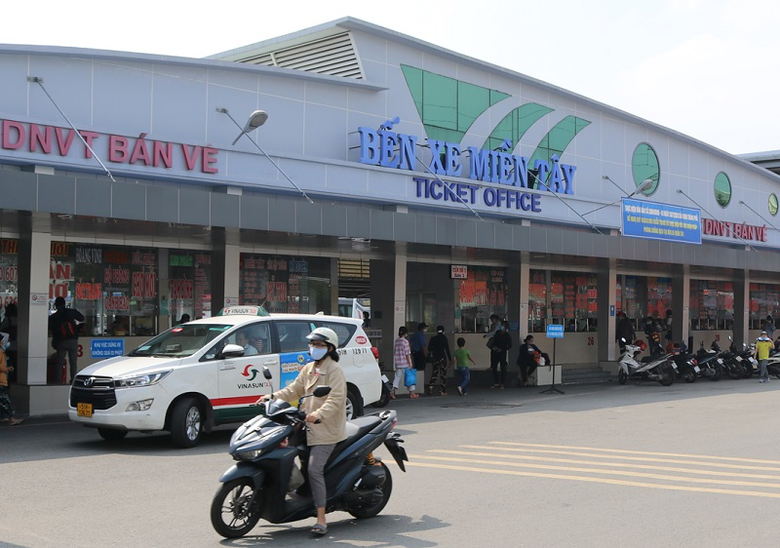 Bến xe Miền Tây không tăng giá vé Tết dương lịch, tăng 40% Tết Nguyên đán - Ảnh 1. Bến xe Miền Tây không tăng giá vé Tết dương lịch, tăng 40% Tết Nguyên đán - Ảnh 1.