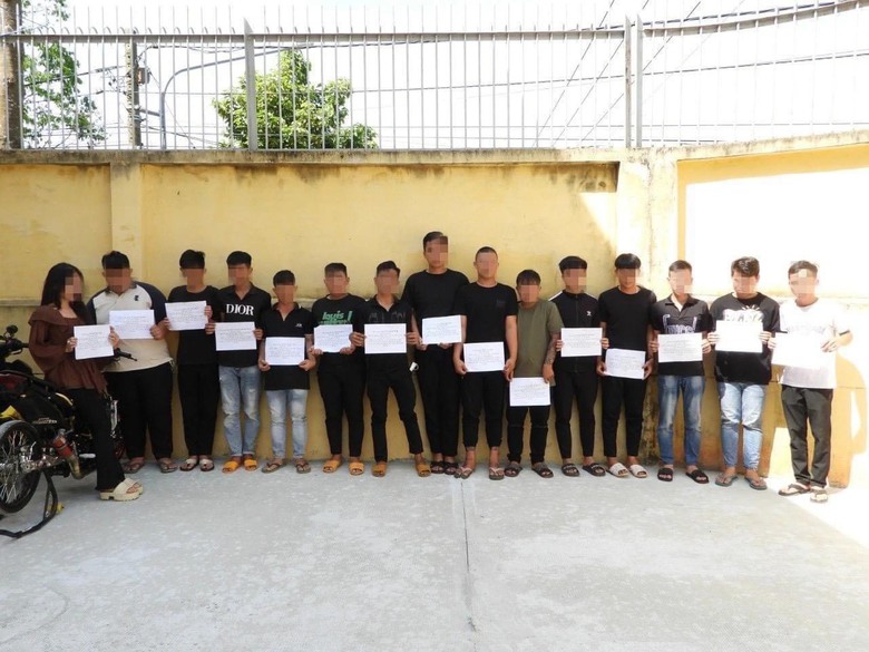 B&igrave;nh Dương: Triệu tập 15 đối tượng đua xe, tạm giữ 11 xe m&aacute;y, 3 s&uacute;ng bắn đạn ch&igrave; - Ảnh 1.