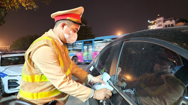 Vi phạm nồng độ cồn, xưng l&agrave; vận động vi&ecirc;n quốc gia xin phạt nhẹ - Ảnh 12.