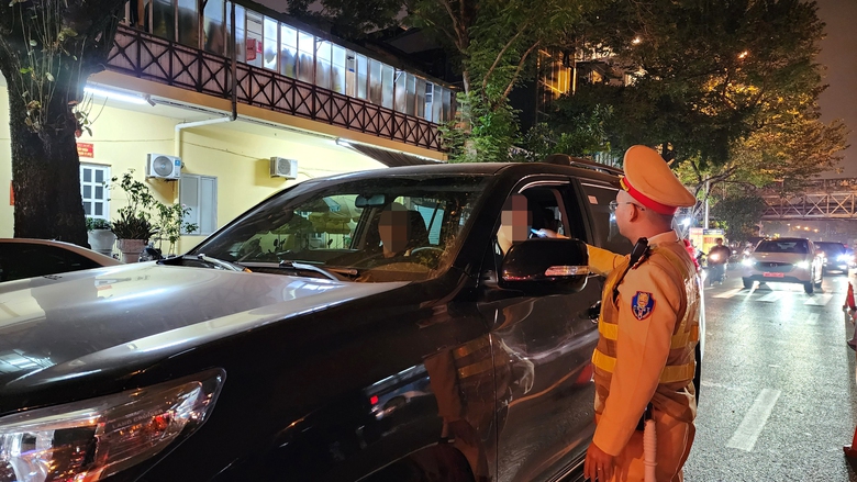 Vi phạm nồng độ cồn, xưng l&agrave; vận động vi&ecirc;n quốc gia xin phạt nhẹ - Ảnh 13.