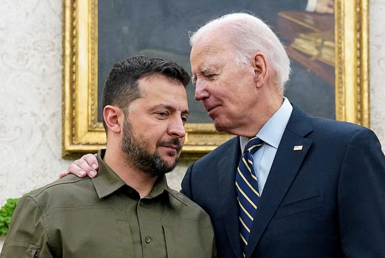 Ông Biden mời ông Zelensky tới Nhà Trắng - Ảnh 1. Ông Biden mời ông Zelensky tới Nhà Trắng - Ảnh 1.