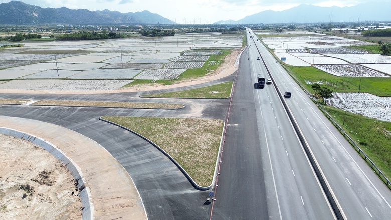 Đường nối QL1 ra đường ven biển Ninh Thuận khi n&agrave;o th&ocirc;ng tuyến? - Ảnh 1.