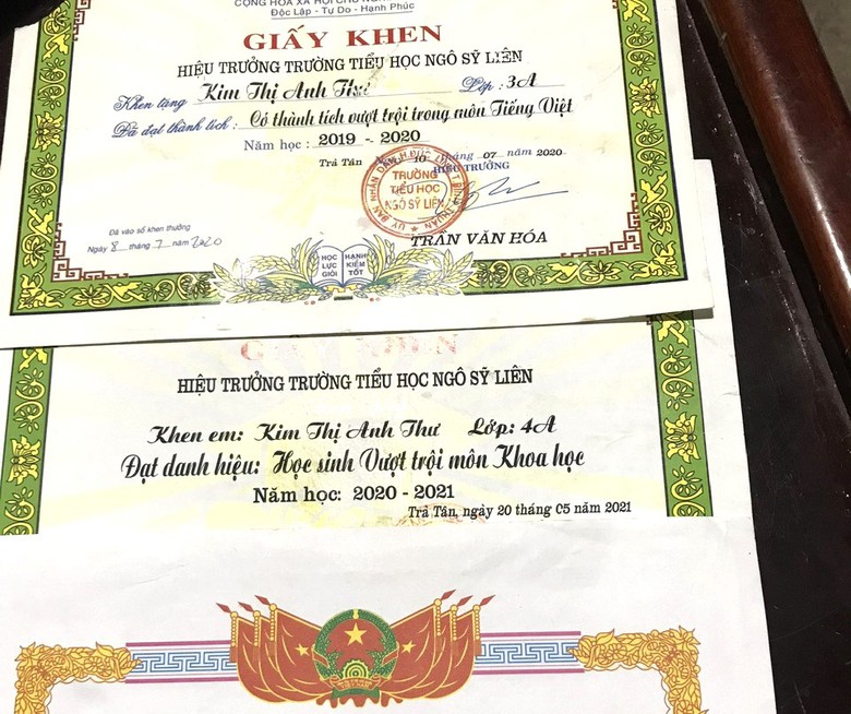 Cha đi tiệc mãi không về, để lại con thơ bơ vơ vì TNGT - Ảnh 4. Cha đi tiệc mãi không về, để lại con thơ bơ vơ vì TNGT - Ảnh 4.