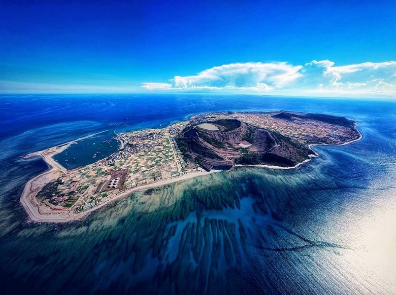 Đắm say b&ecirc;n thi&ecirc;n đường du lịch L&yacute; Sơn  - Ảnh 1.