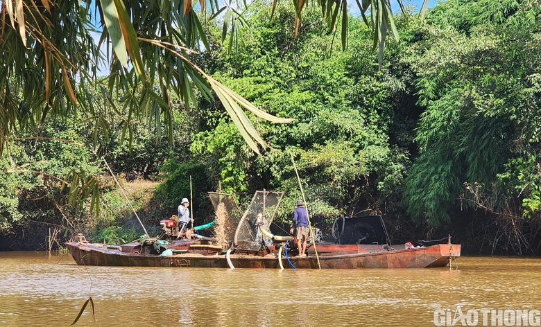 Vụ t&agrave;u hết đăng kiểm quần n&aacute;t s&ocirc;ng Ea H&rsquo;leo: Sở GTVT Đắk Lắk n&oacute;i g&igrave;? - Ảnh 2.