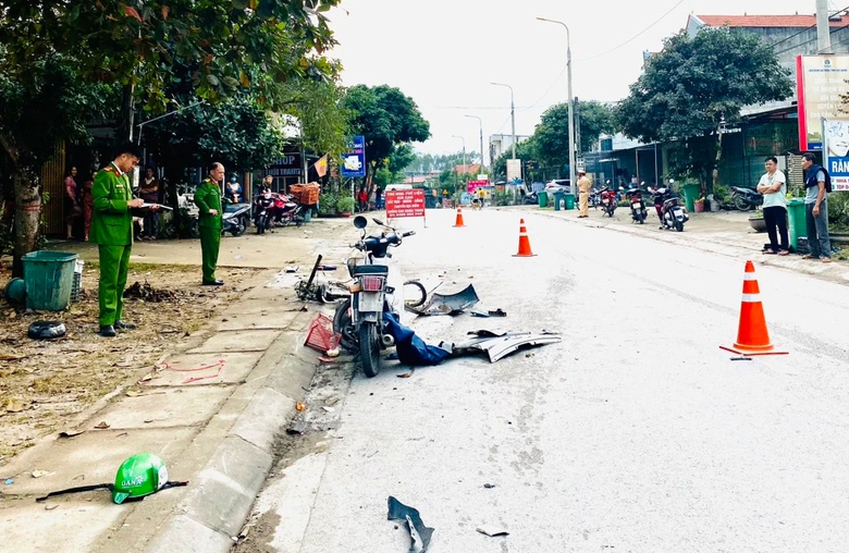 Tạm giữ t&agrave;i xế vi phạm nồng độ cồn mức khủng, đ&acirc;m nhiều học sinh tr&ecirc;n đường - Ảnh 2.