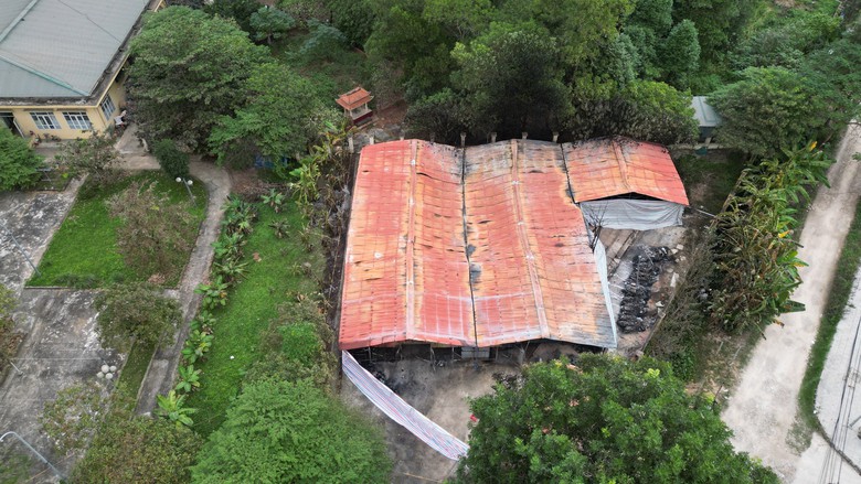 Lửa thiêu rụi hàng trăm phương tiện của sinh viên - Ảnh 2. Lửa thiêu rụi hàng trăm phương tiện của sinh viên - Ảnh 2.