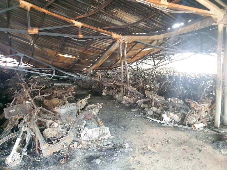 Hỗ trợ 70% giá trị xe cho sinh viên trong vụ hoả hoạn ở Thanh Hóa- Ảnh 2. Hỗ trợ 70% giá trị xe cho sinh viên trong vụ hoả hoạn ở Thanh Hóa- Ảnh 2.