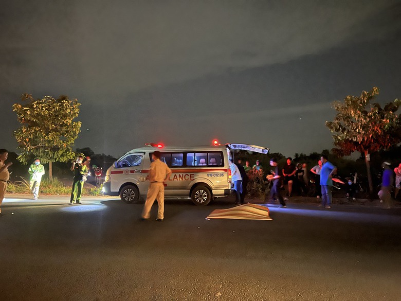 Va chạm với xe m&ocirc; t&ocirc; ph&acirc;n khối lớn, 2 người tử vong - Ảnh 2.