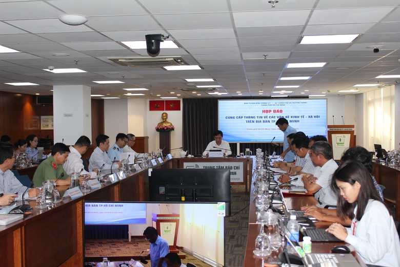 C&ocirc;ng an TP.HCM cảnh b&aacute;o nhiều hội nh&oacute;m rủ nhau cướp giật tr&ecirc;n mạng x&atilde; hội - Ảnh 2.