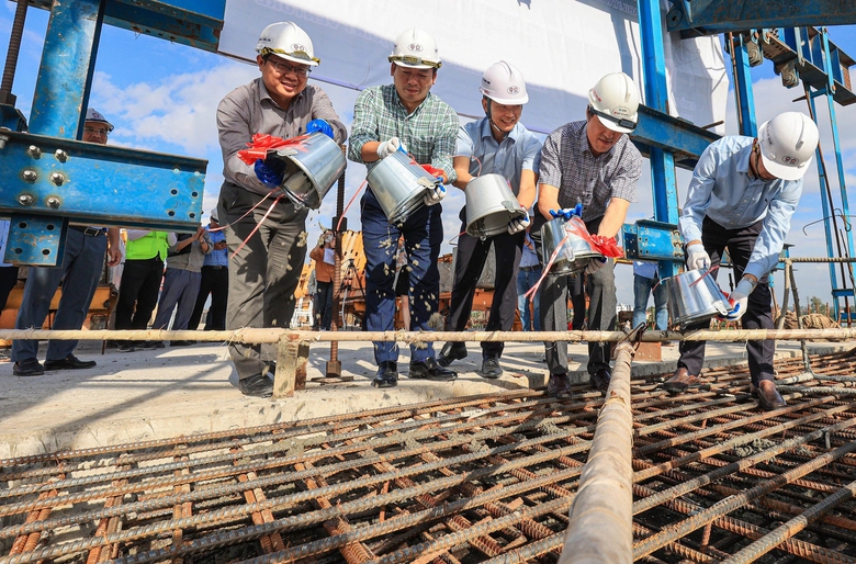 Hợp long cầu Bến Mới nối Nam Định - Ninh B&igrave;nh - Ảnh 2.