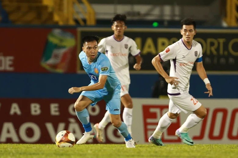 V-League: Tiến Linh ghi b&agrave;n thắng v&agrave;ng, B&igrave;nh Dương ngắt mạch bất bại của Nam Định  - Ảnh 1.