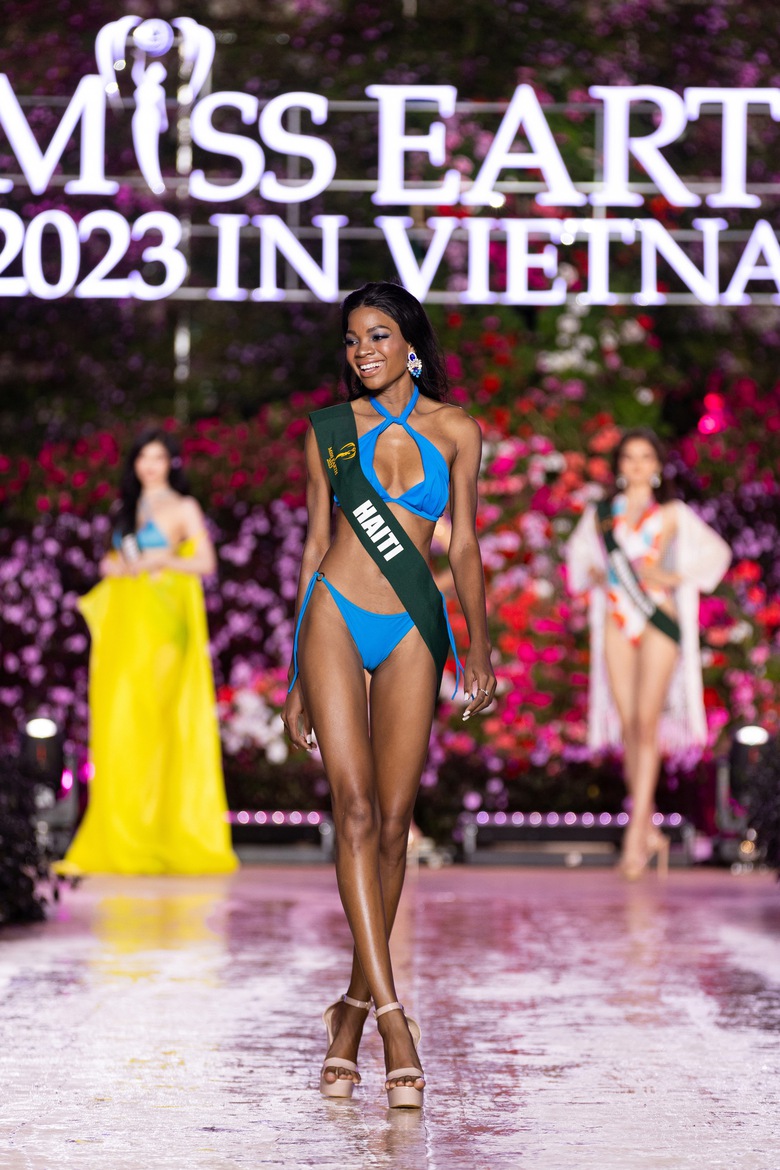 D&agrave;n người đẹp Miss Earth 2023 khoe d&aacute;ng n&oacute;ng bỏng với bikini dưới trời lạnh 15 độ - Ảnh 33.