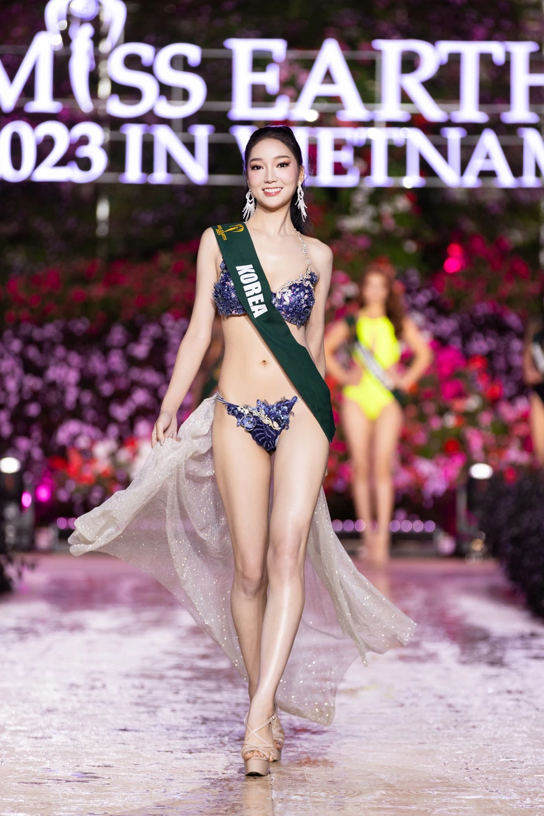 D&agrave;n người đẹp Miss Earth 2023 khoe d&aacute;ng n&oacute;ng bỏng với bikini dưới trời lạnh 15 độ - Ảnh 27.