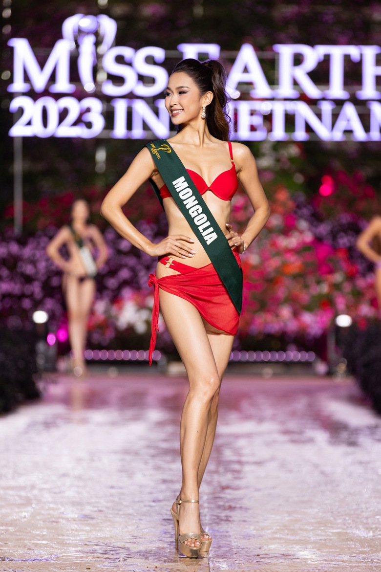 D&agrave;n người đẹp Miss Earth 2023 khoe d&aacute;ng n&oacute;ng bỏng với bikini dưới trời lạnh 15 độ - Ảnh 22.