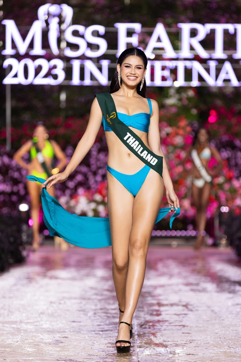 D&agrave;n người đẹp Miss Earth 2023 khoe d&aacute;ng n&oacute;ng bỏng với bikini dưới trời lạnh 15 độ - Ảnh 10.