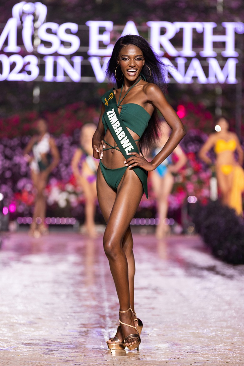 D&agrave;n người đẹp Miss Earth 2023 khoe d&aacute;ng n&oacute;ng bỏng với bikini dưới trời lạnh 15 độ - Ảnh 4.